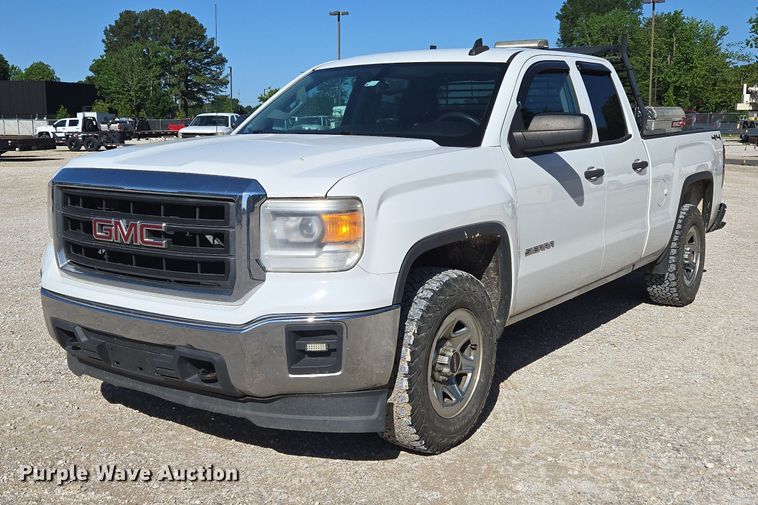 2015 GMC Sierra 1500 Double Cab pickup truck - ED2004