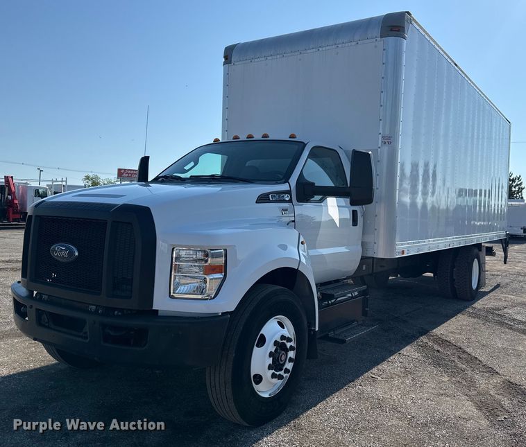2016 Ford F650 Super Duty box truck - EG5835