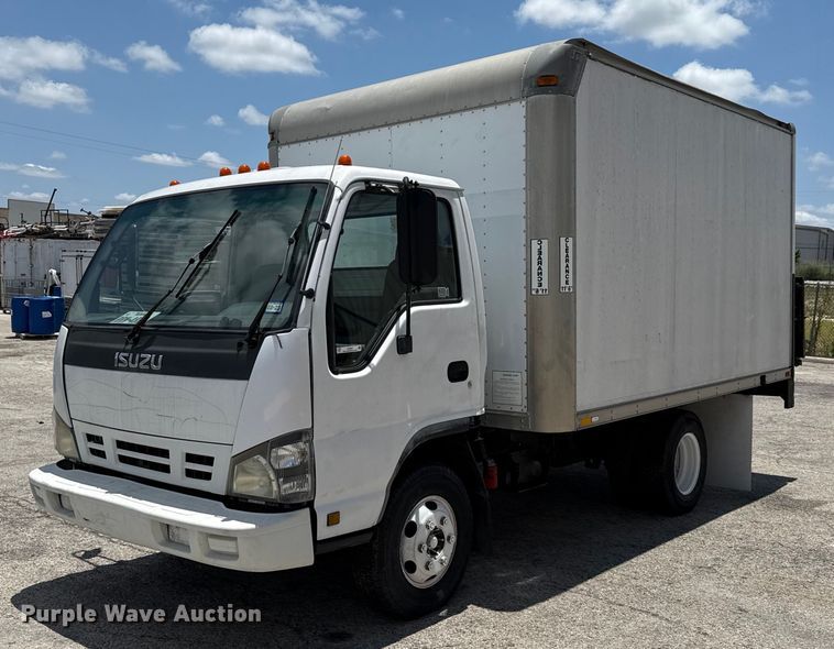 2007 Isuzu NPR box truck - EJ3827