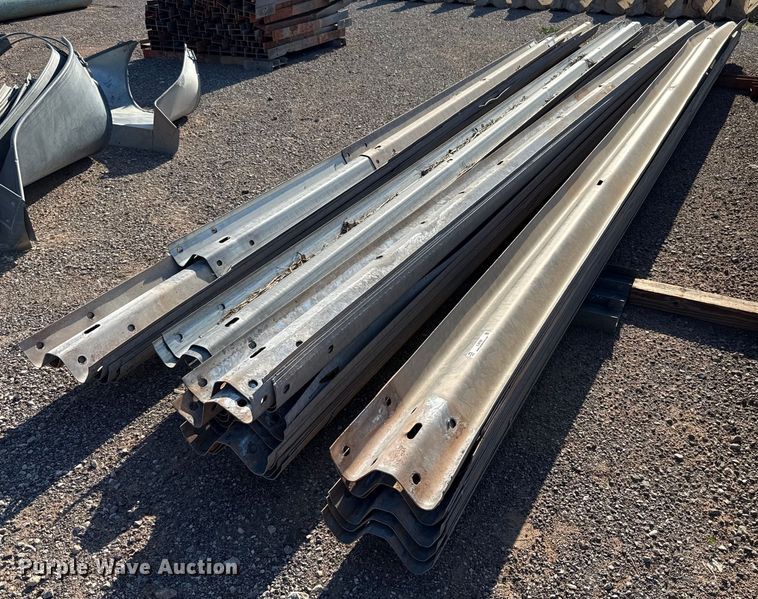 Approximately 40 guard rails - EJ8789