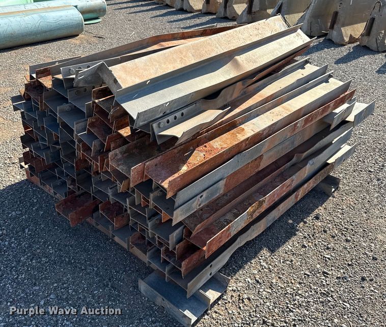 Approximately 65 guard rail posts - EJ8791