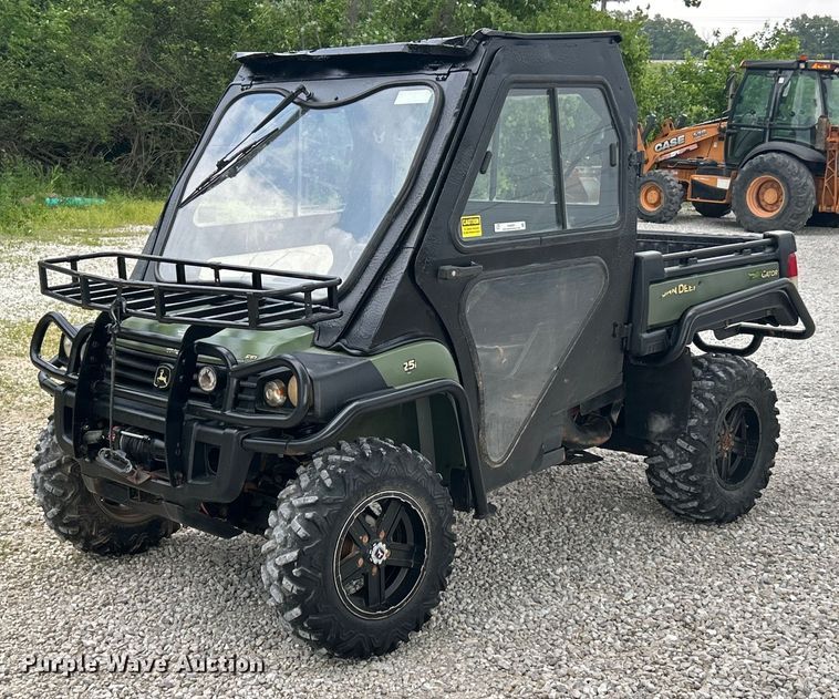 John Deere Gator 825i utility vehicle - EK8097