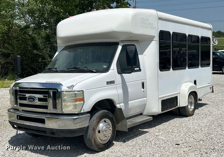 2008 Ford E350 Super Duty shuttle bus - EK8101