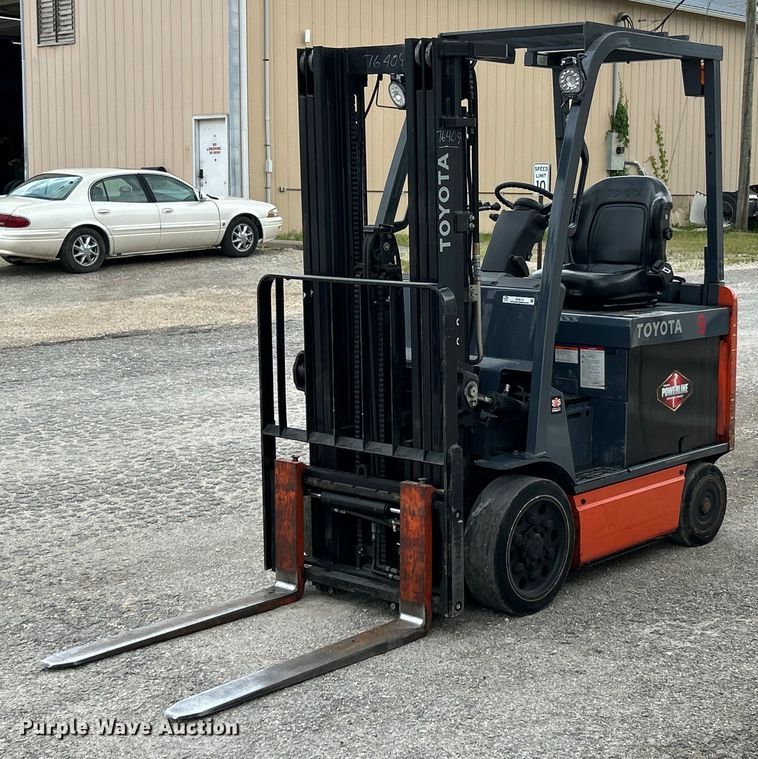 Toyota 8FBCU25 forklift - EK8119