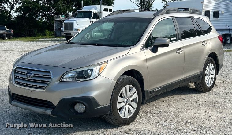 2015 Subaru Outback SUV - EK8154