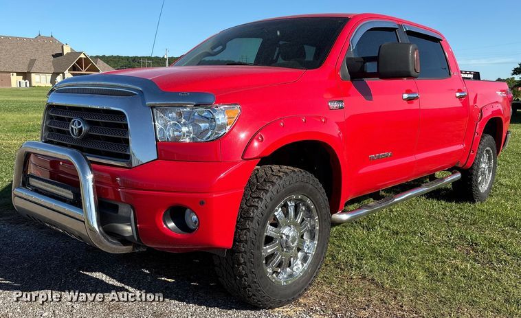 2008 Toyota Tundra CrewMax pickup truck - EL2082