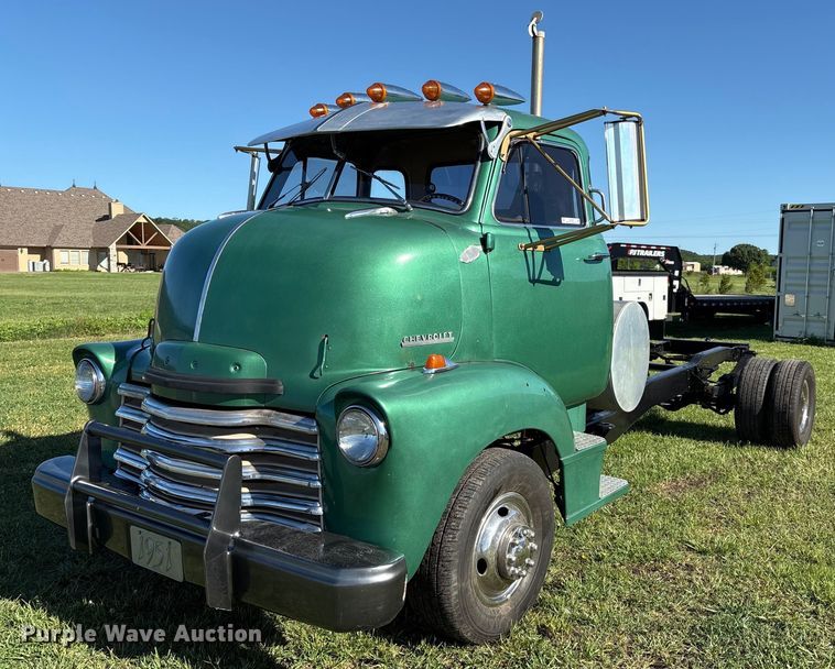 1951 Chevrolet COE 3500 truck cab and chassis - EL2083