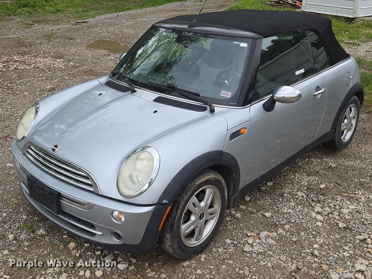 2005 Mini Cooper convertible - EM7345