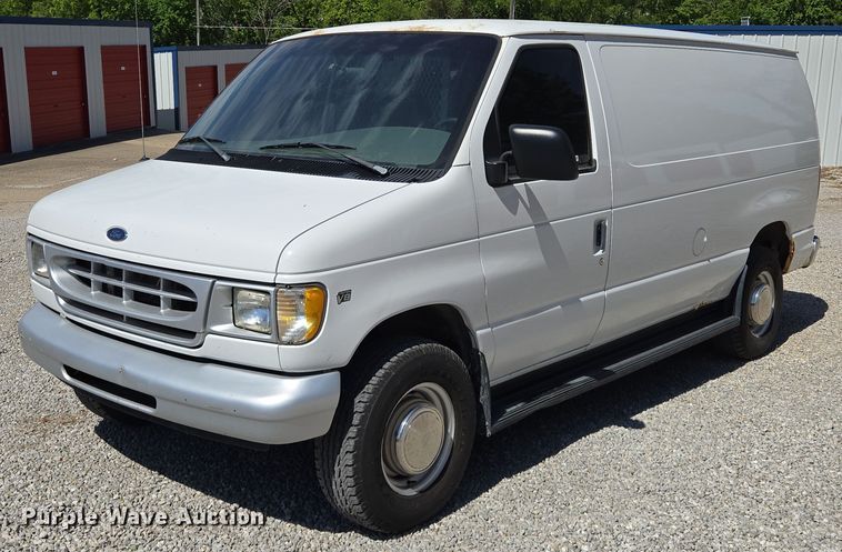 1999 Ford E350 Super Duty delivery van - EM7378