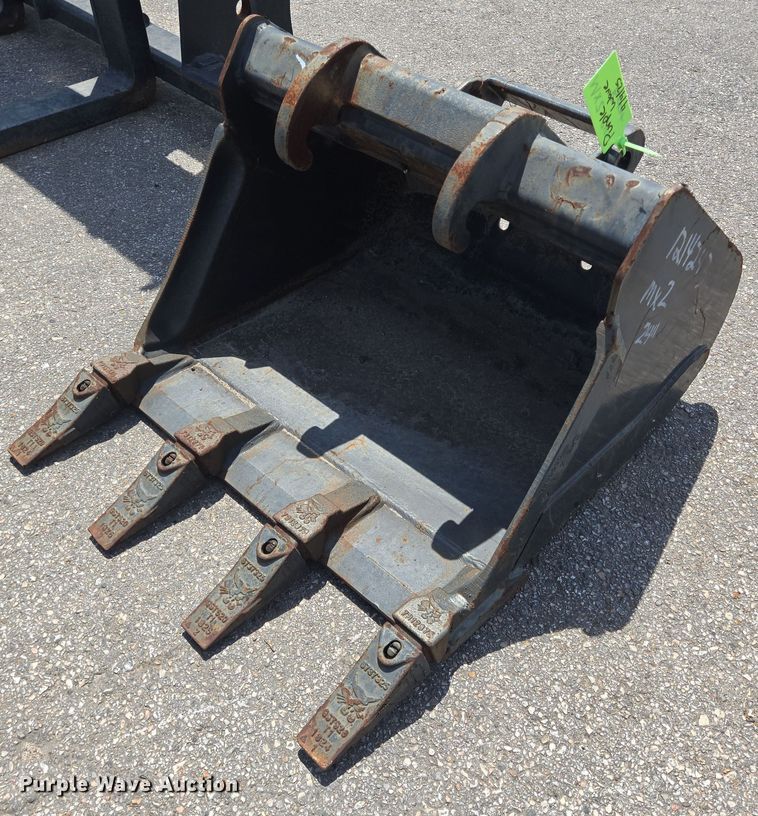 Bobcat MX2T excavator bucket - EQ4010