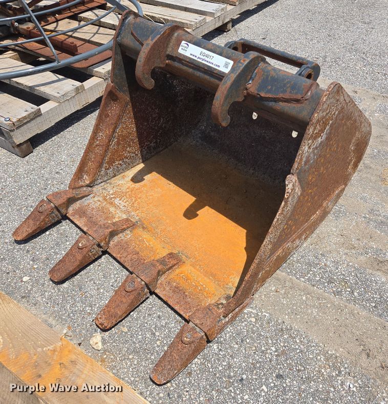 Bobcat MX3T excavator bucket - EQ4017