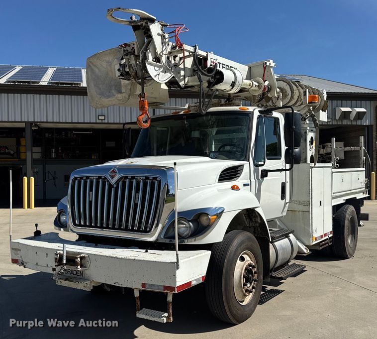 2010 International SA615 digger derrick truck - DH9981