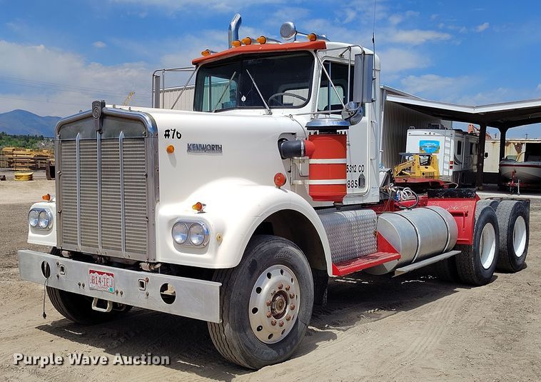 1976 Kenworth W900 semi truck - DP4973