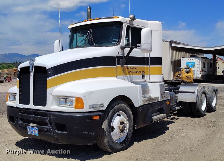 1994 Kenworth T600 semi truck - DP4976