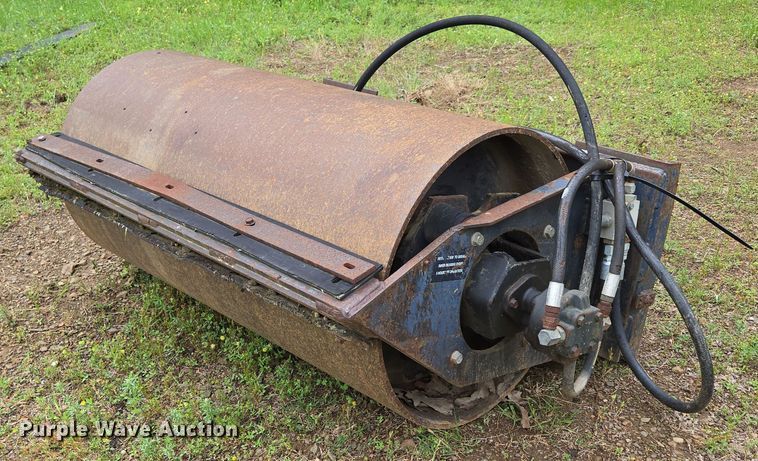 Bobcat 48 SM Roller skid steer vibratory roller - DP6385