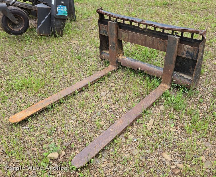 48" L skid steer forks - DP6393