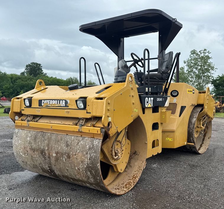 2009 Caterpillar CB 534D XW double drum vibratory roller - DS3726