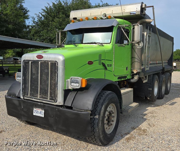 2004 Peterbilt 357 dump truck - DT4869