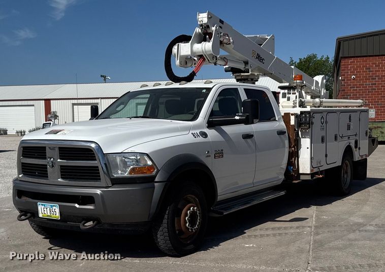 2011 Dodge Ram 5500HD crew cab bucket truck - DV2619