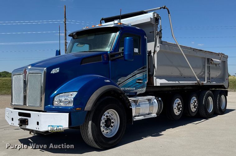 2018 Kenworth T880 dump truck - DV2626