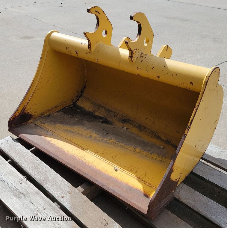 John Deere  AT316560 mini excavator bucket - DX6980