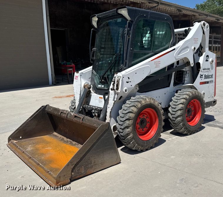 2015 Bobcat S590 skid steer loader - DY0001