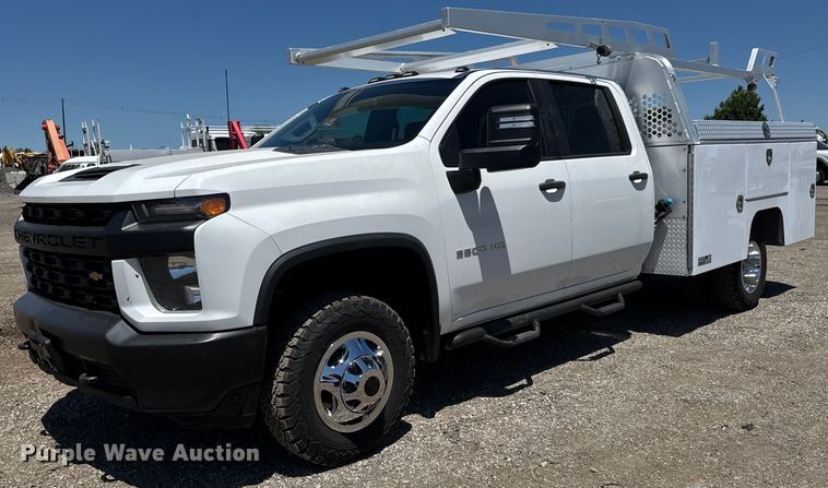 2020 Chevrolet Silverado 3500HD Crew Cab utility bed pickup truck - DY0031