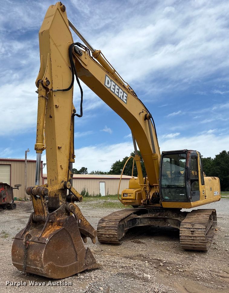 2002 John Deere 230C LC excavator - DY0517