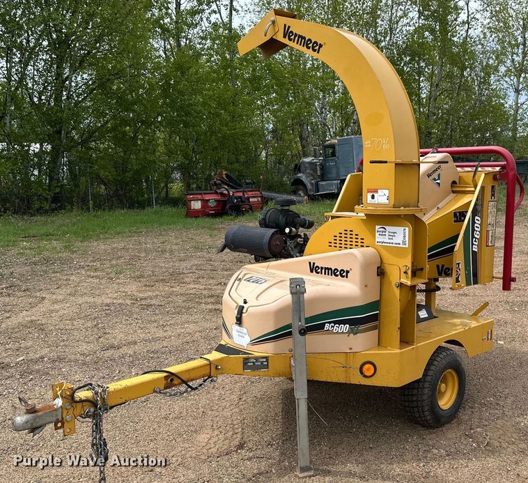2010 Vermeer BC600XL wood chipper - EB2576