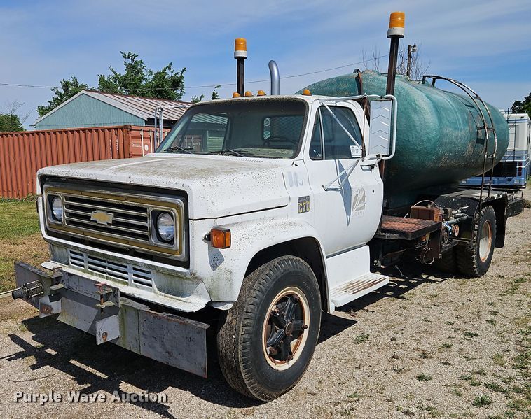 1979 Chevrolet C70 tank truck - EB8064