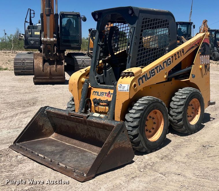 Mustang 1900R skid steer loader - EC1399