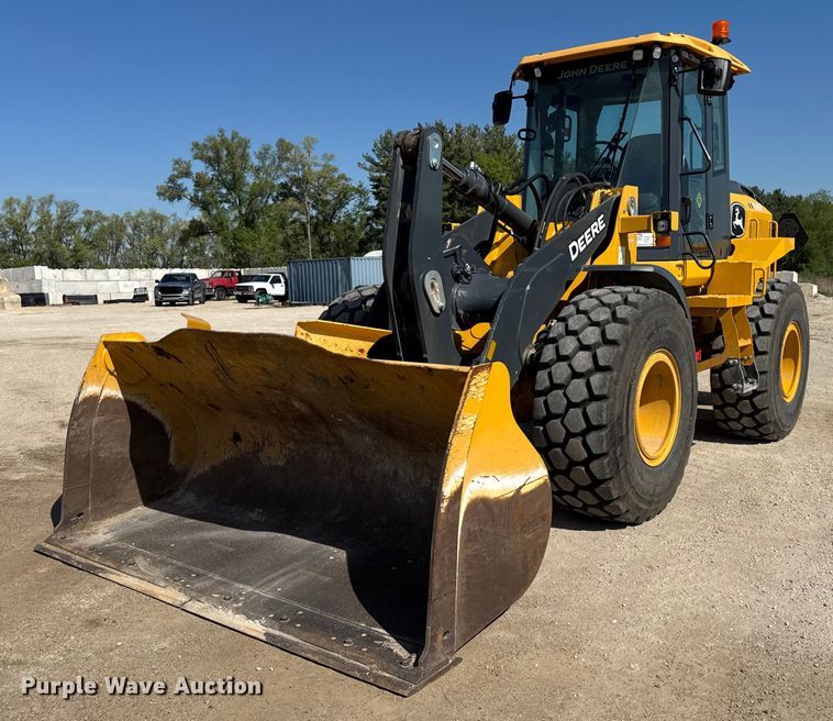 2023 John Deere 524P wheel loader - EF1994