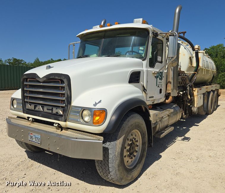2004 Mack CV713 kill truck - EF2991