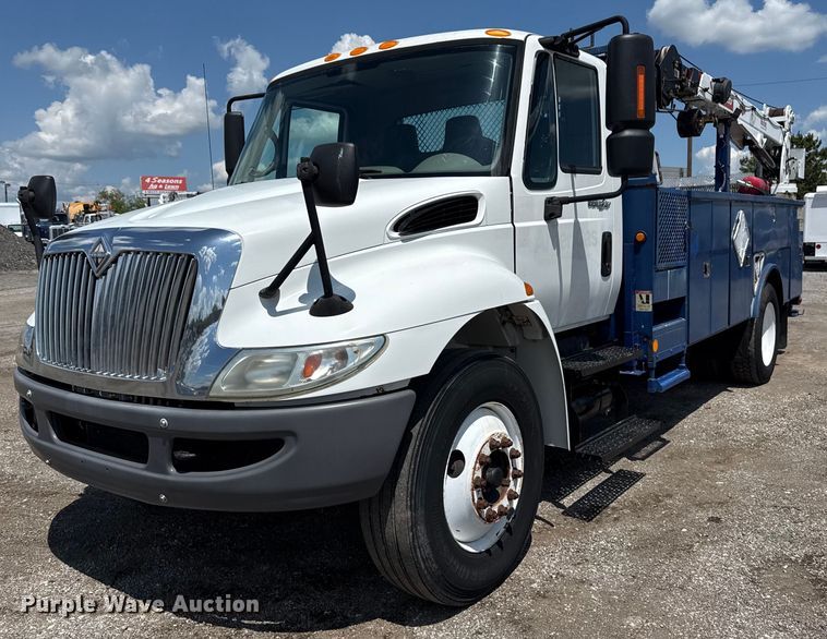 2010 International 4300 utility / service truck - EG5847