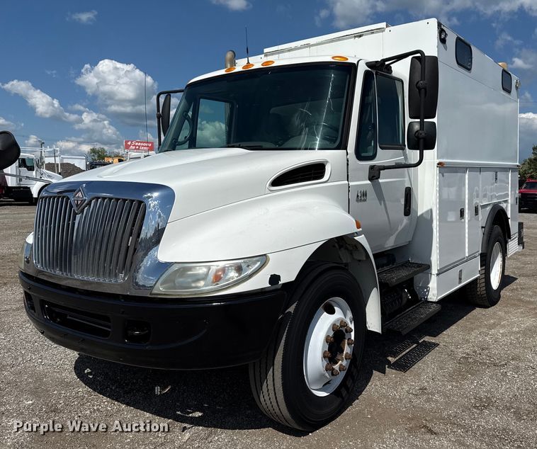 2006 International 4300 utility / service truck - EG5850