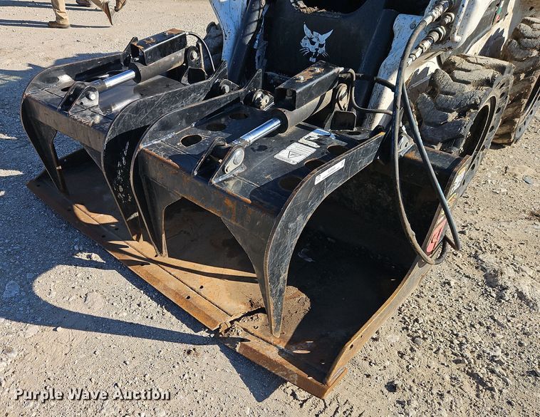 Quick Attach skid steer grapple bucket - EJ0049