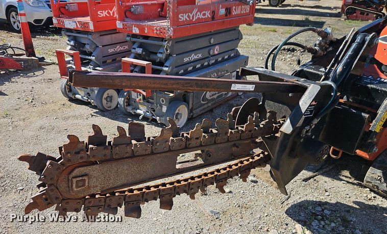 2008 Ditch Witch compact utility loader trencher - EJ0051