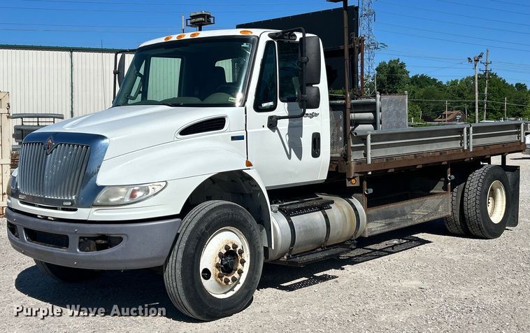 2014 International MA025 flatbed truck - EK8149