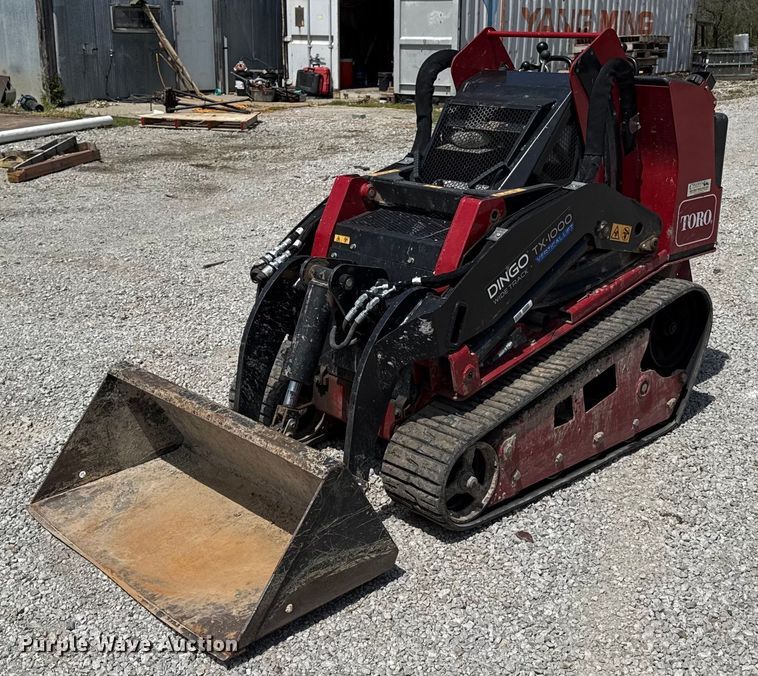 Toro Dingo TX-1000 compact utility loader - EM7104