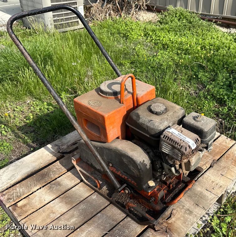Mikasa plate compactor - EM7125