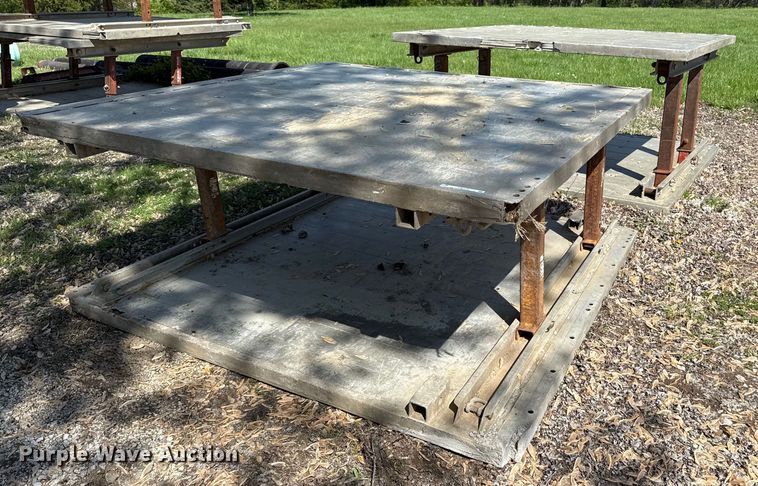 (2) trench boxes - EM7139
