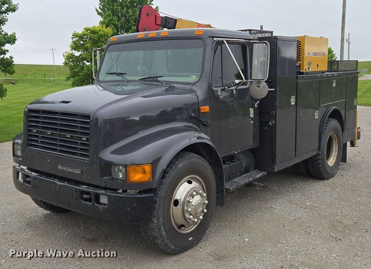 2000 International 4700 utility / service truck - EM7347