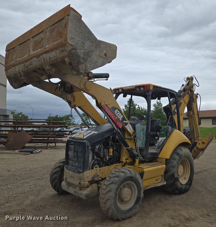 2011 Caterpillar 420E backhoe - EN8014