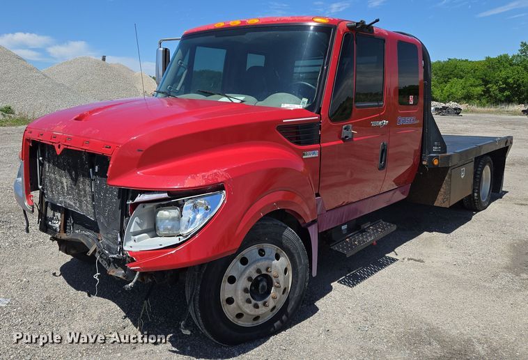 2013 International  TerraStar Ext. Cab flatbed truck - EN8940