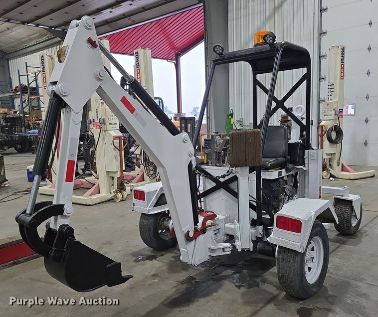 2018 RH and M Go-For-Digger GF6LM backhoe - EO1011