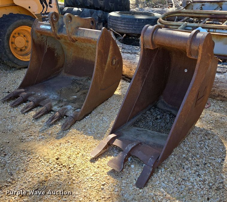 (2) excavator buckets - ER5231