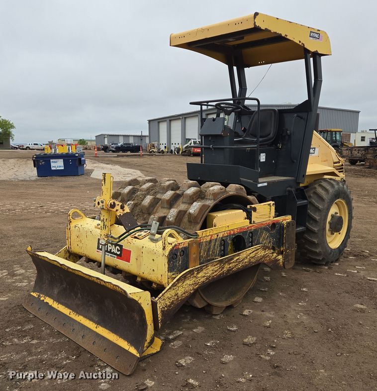 Hypac C822D single drum vibratory roller - ER5240