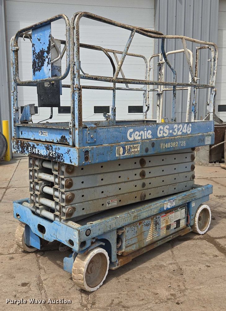 1999 Genie GS3246 scissor lift - ER5244