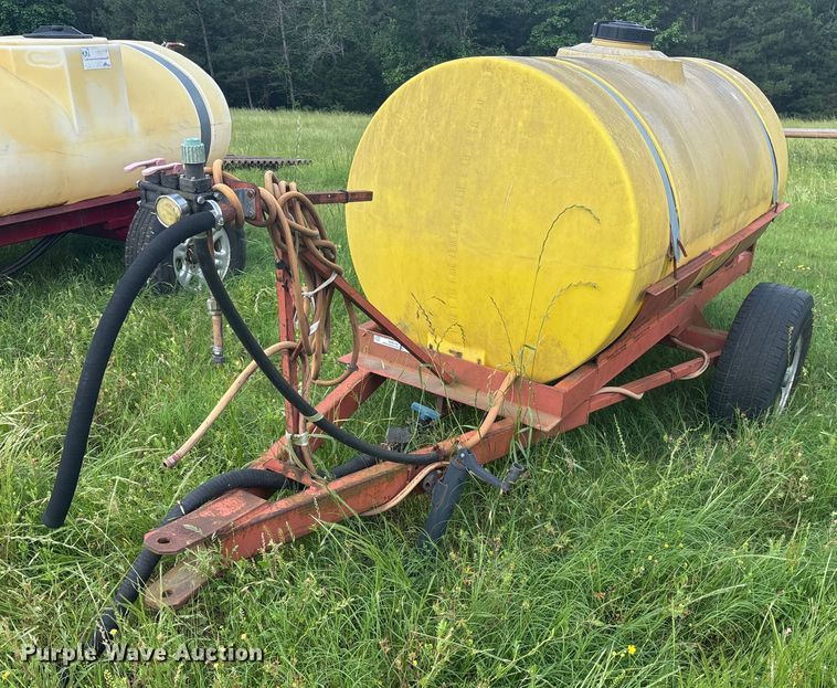 Shop built turf sprayer - ND9740