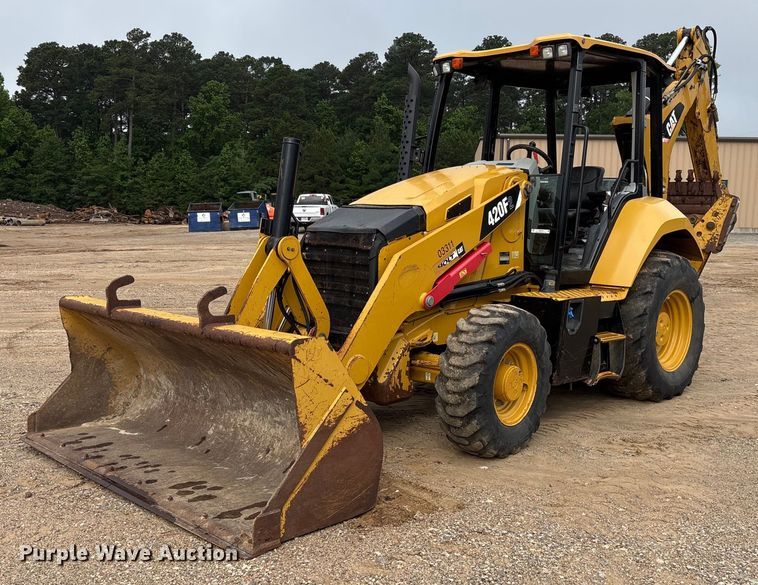 2016 Caterpillar 420F2 backhoe - ND9756